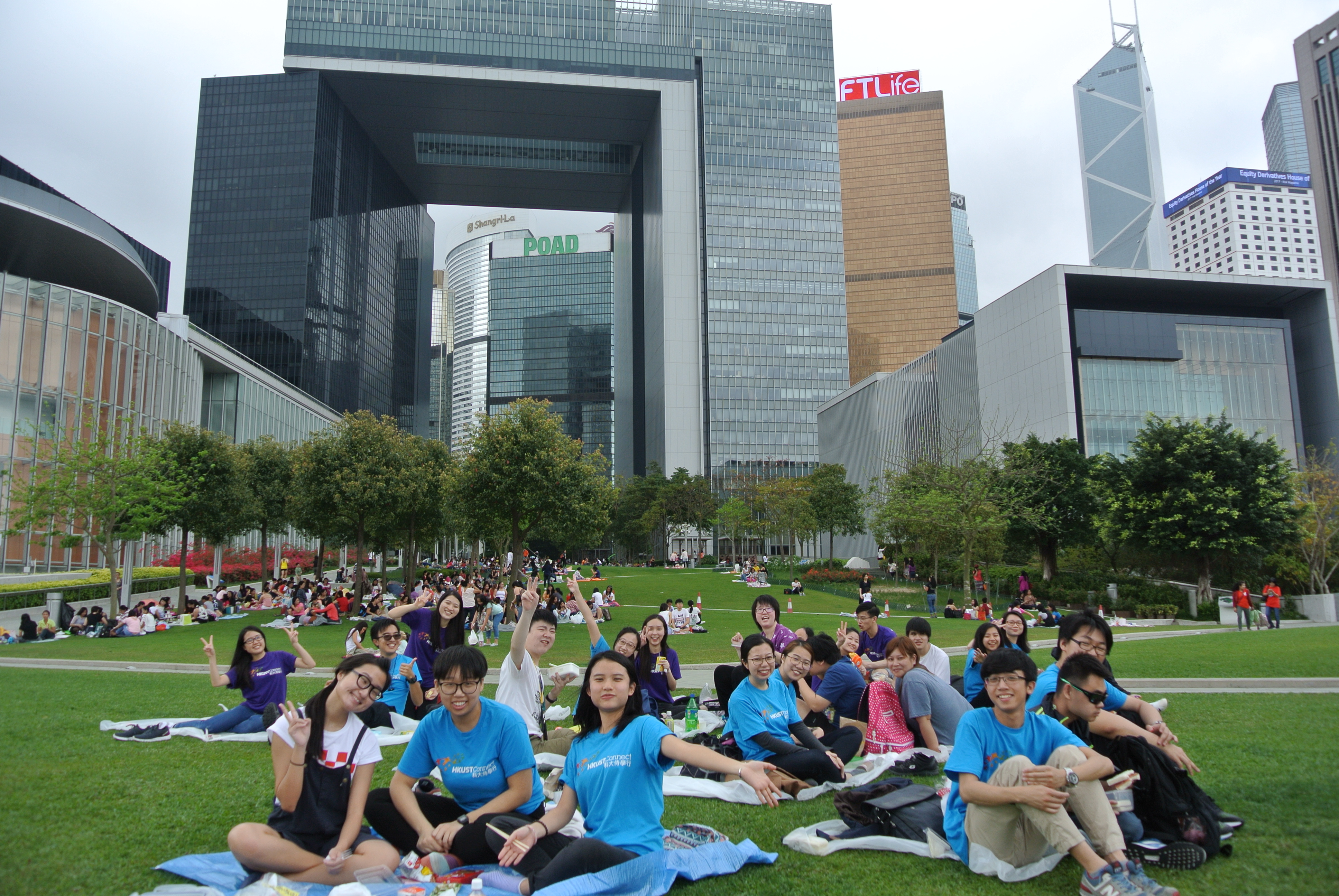 VIP enjoying a picnic with our volunteers