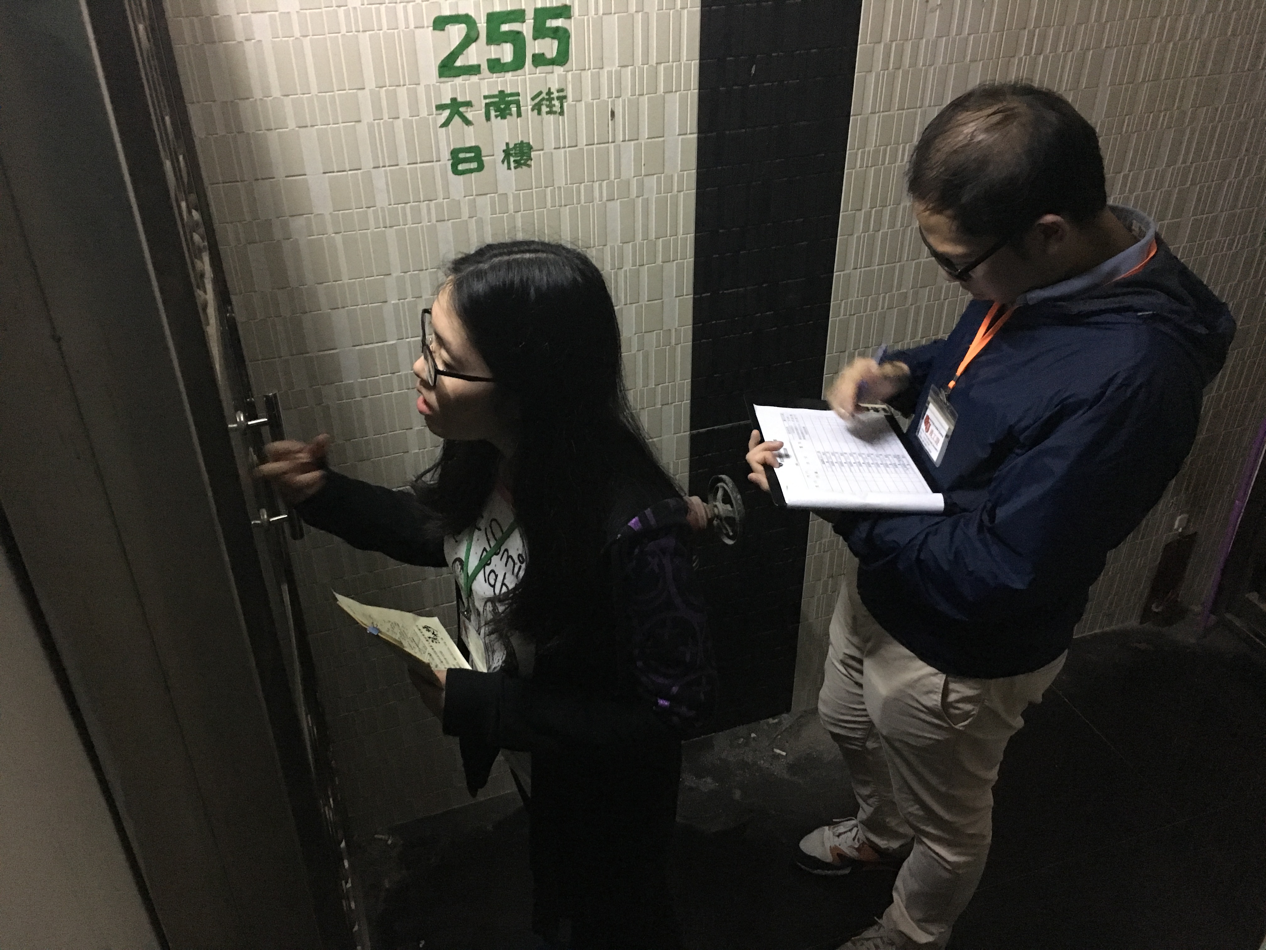 Volunteers approaching the households