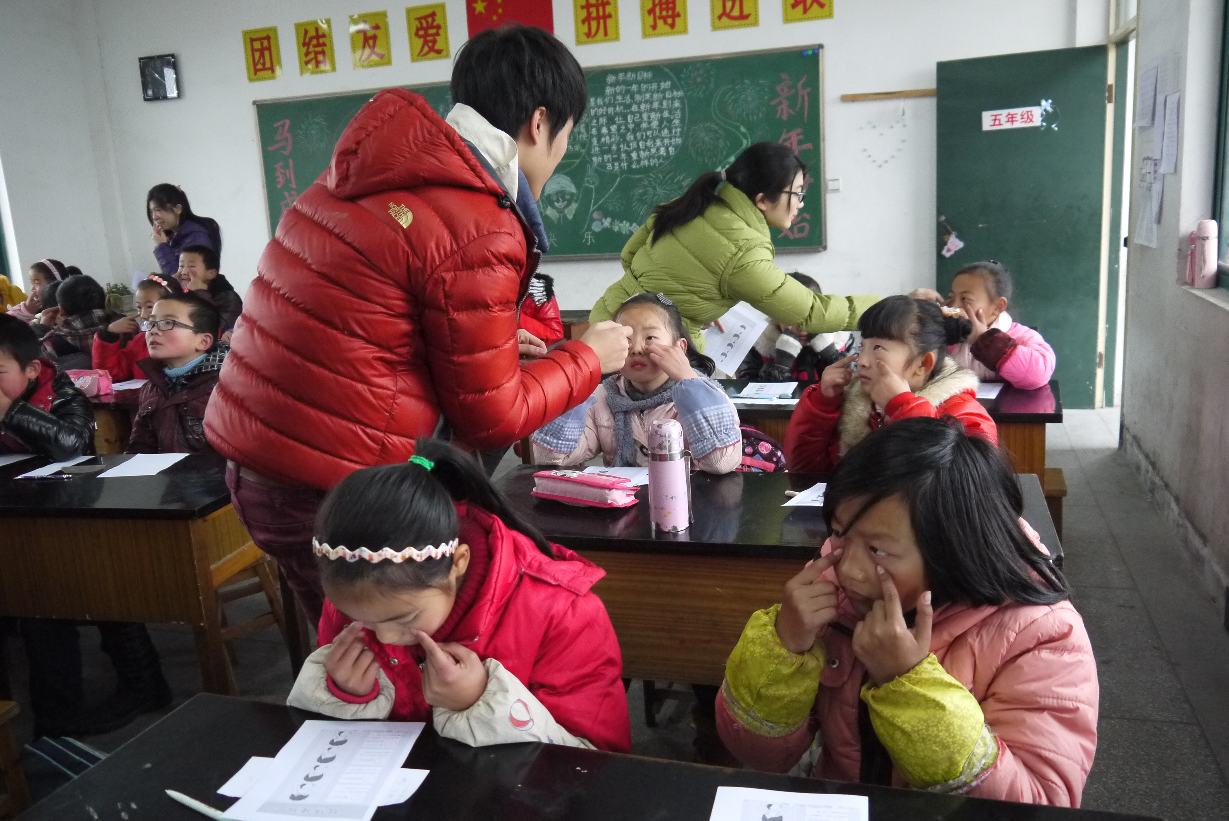 Children relaxing their eyes