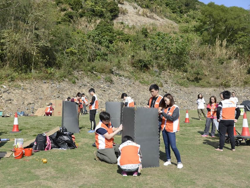 Volunteers preparing for the game session