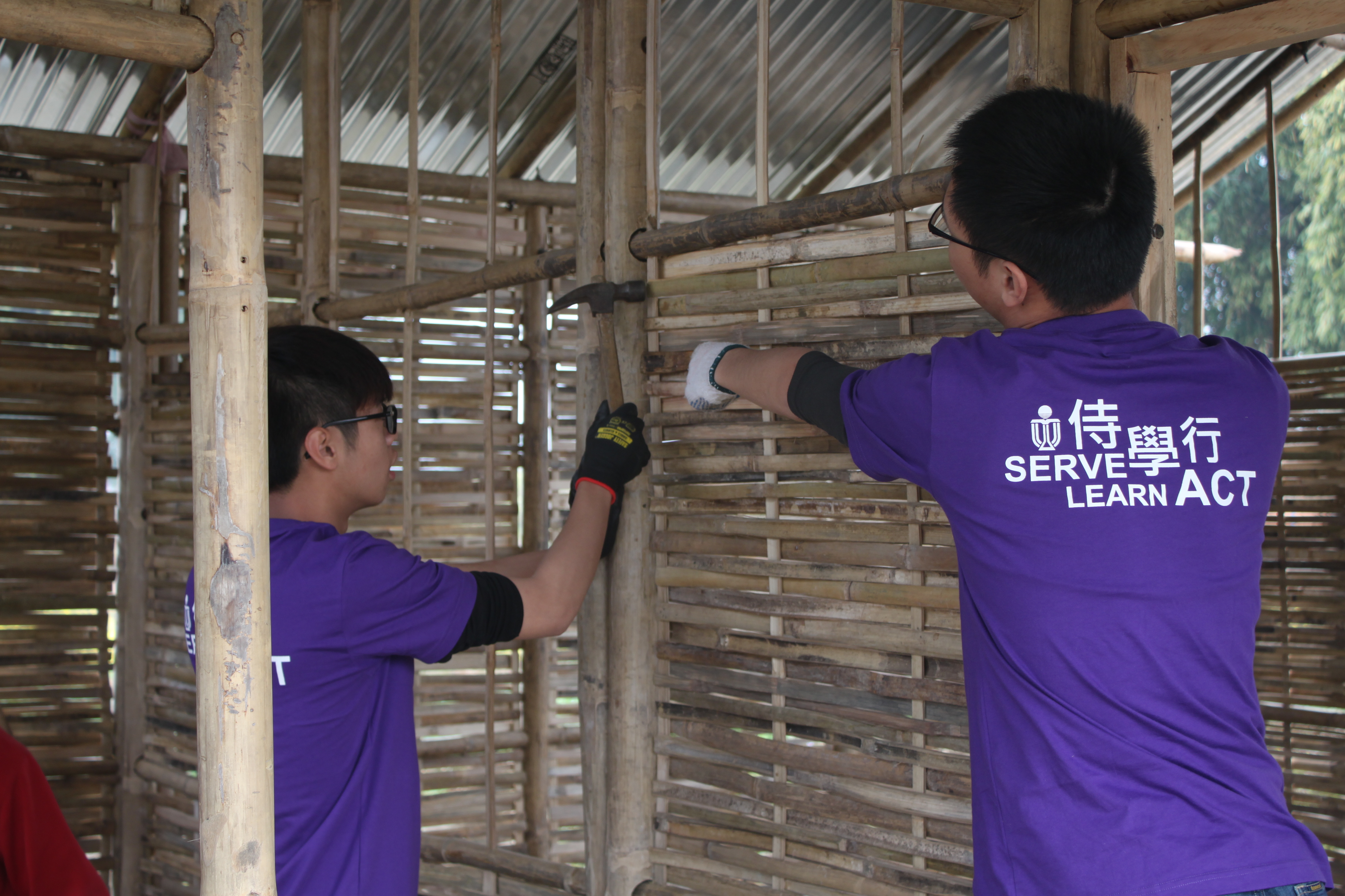 Weaving bamboo to the framework