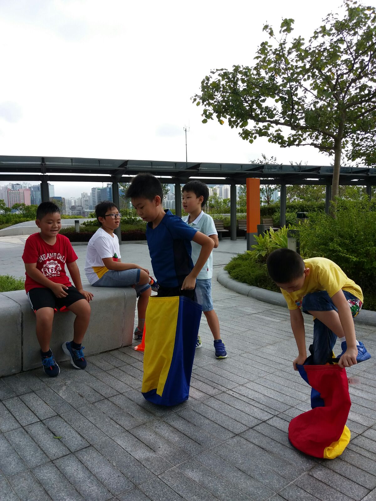 Children are having fun 