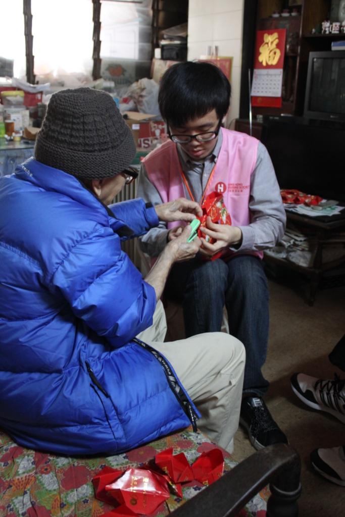 Teaching elders to make festive handicrafts