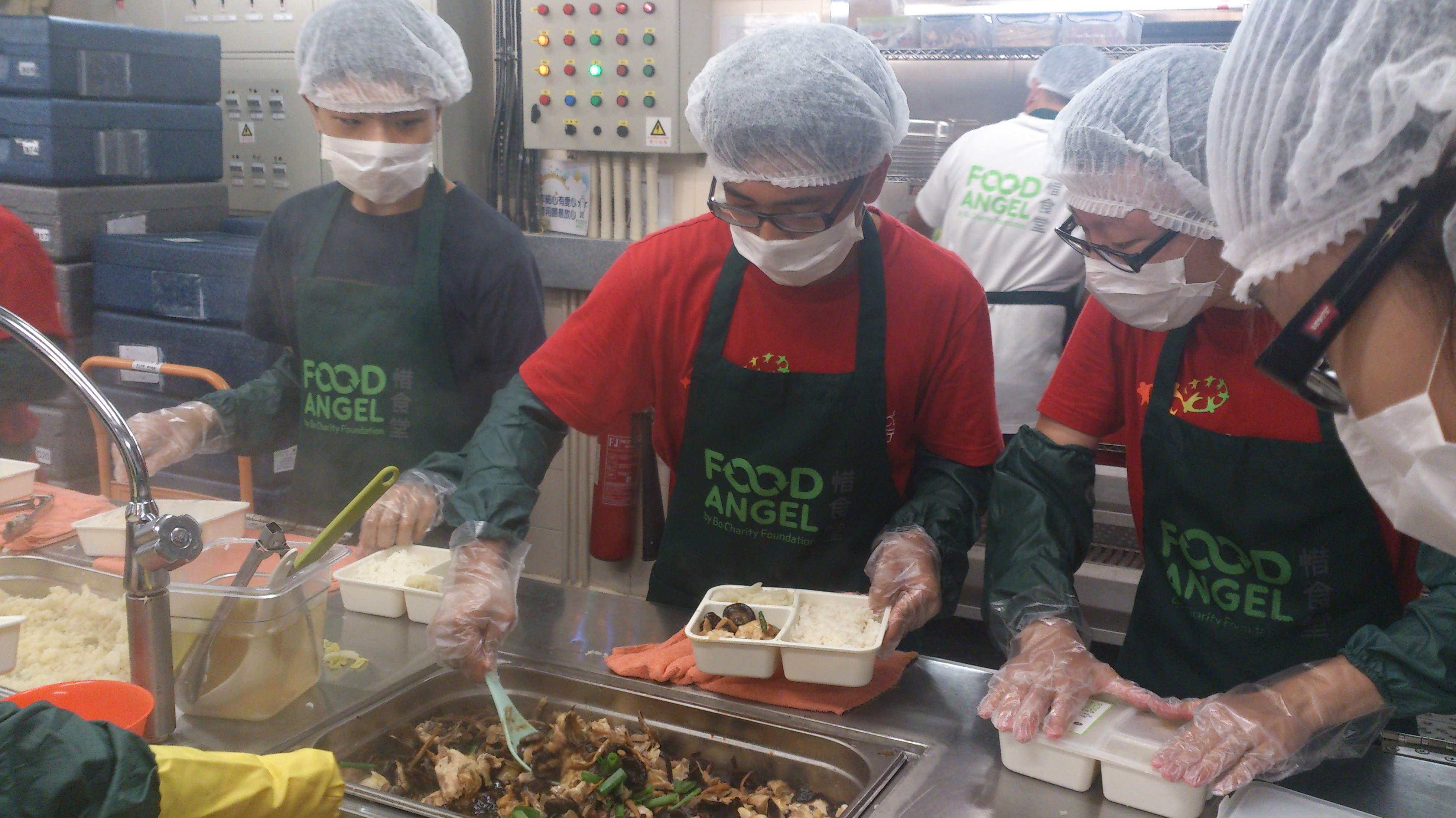 Packing the hot meal boxes