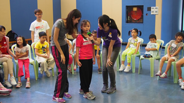 Having fun with English ice-breakers	