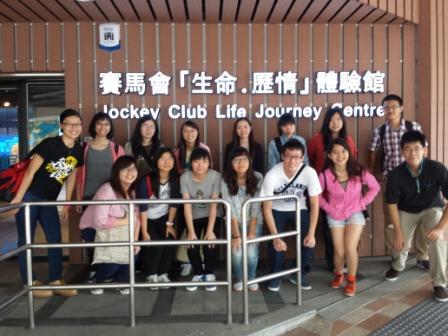 Everyone enjoying the day to experience the meanings of "life and death"