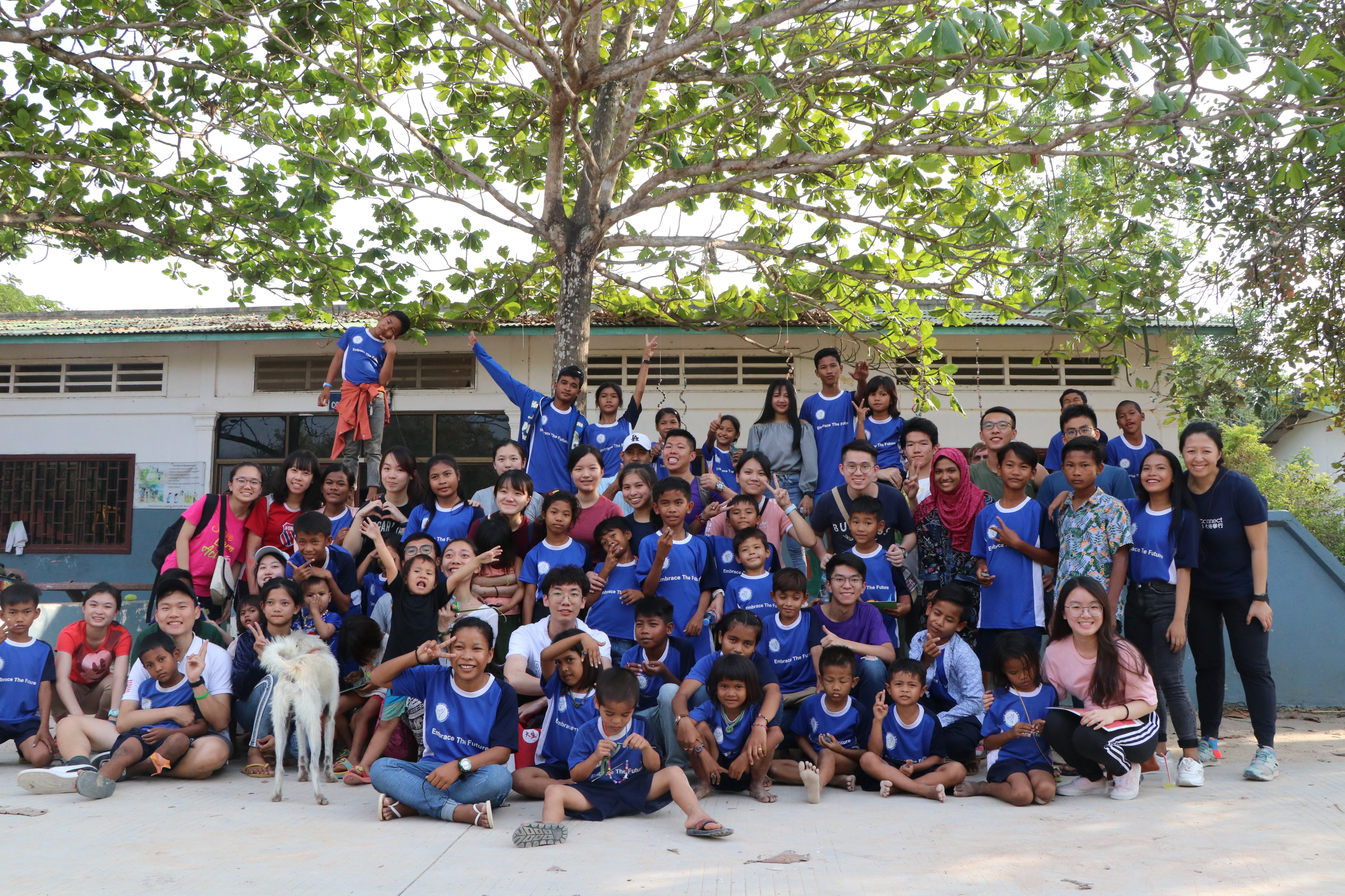 A group picture with the Watopotians, all smiling widely!