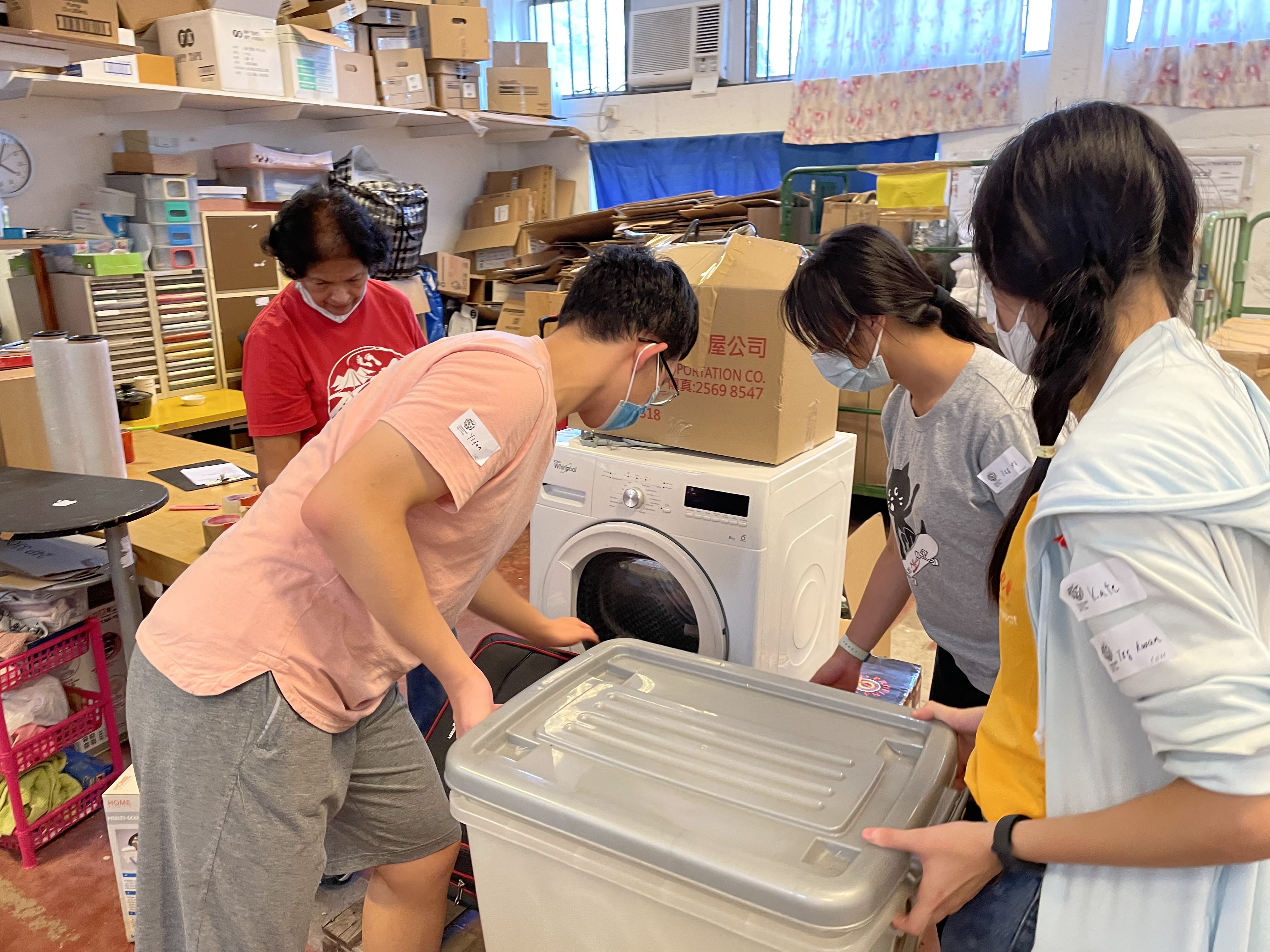Volunteers working with Crossroads Foundation