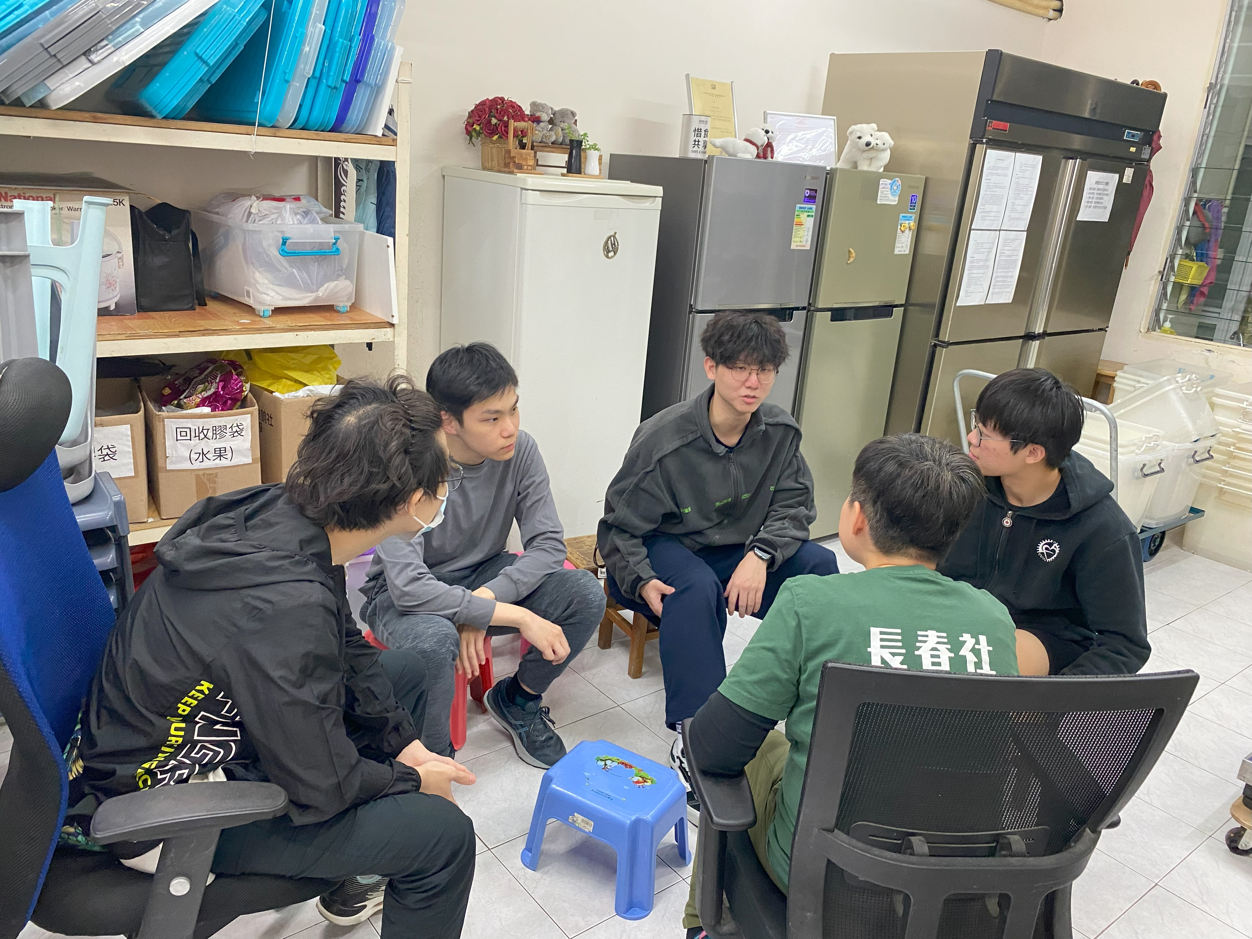 Briefing session for the volunteers