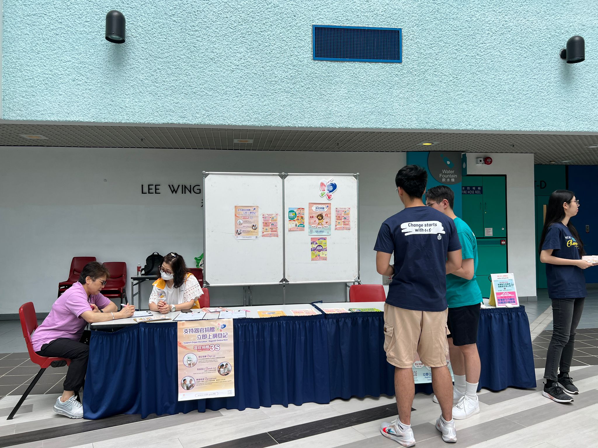 Volunteers promoting organ donation on campus