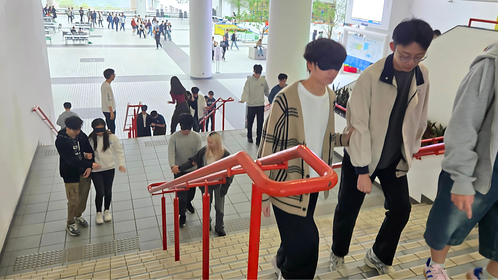 Students were practicing guiding skill in pairs