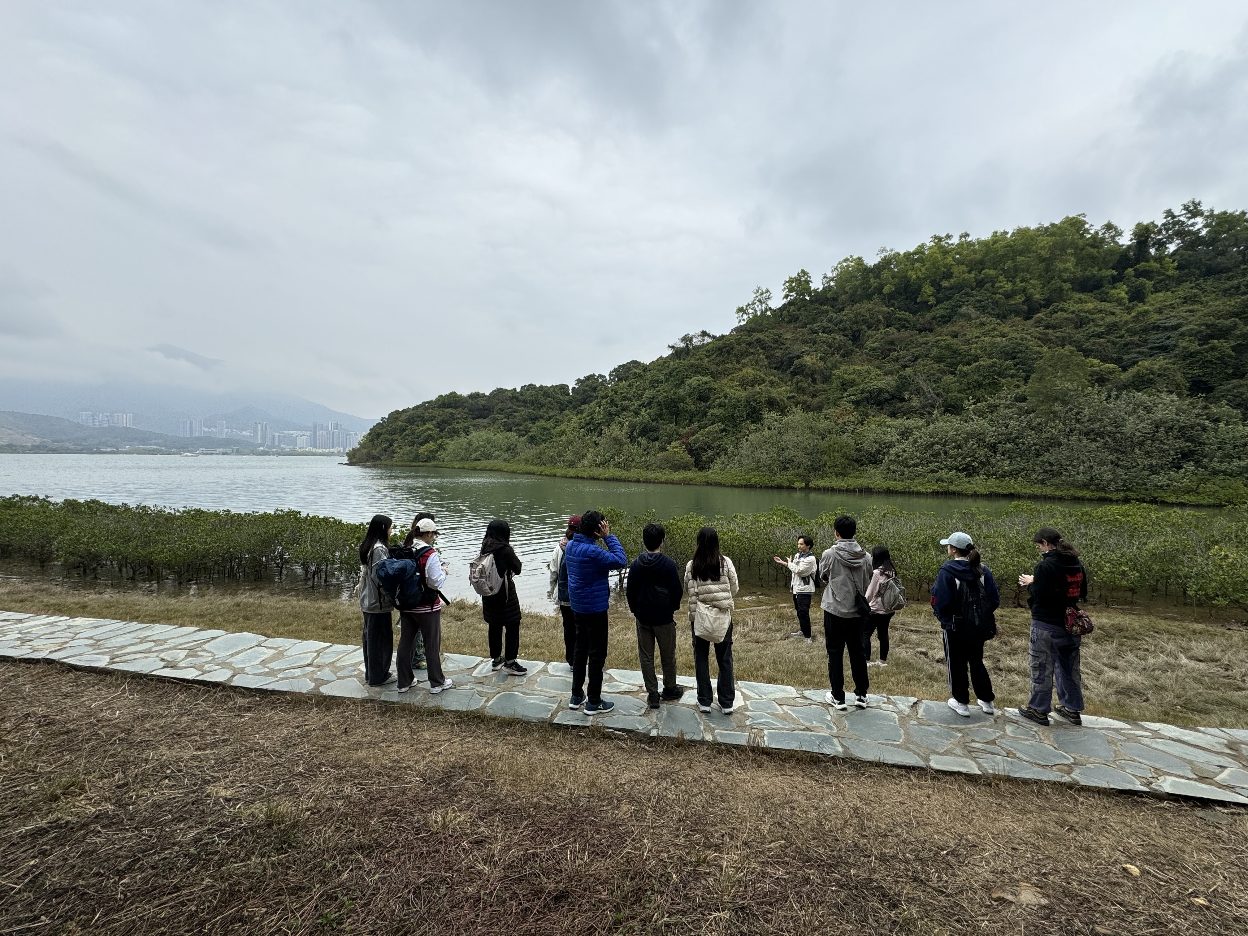 Students gaining a better understanding on coastal ecosystem