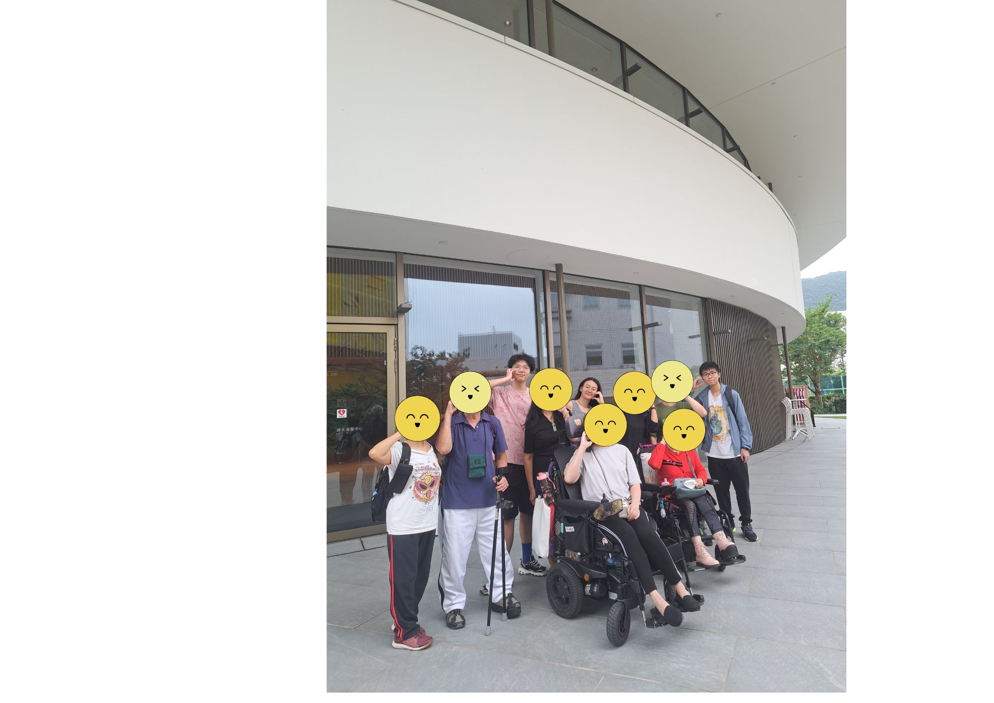 Taking a quick tour inside Shaw Auditorium, discovering its layout and accessible amenities