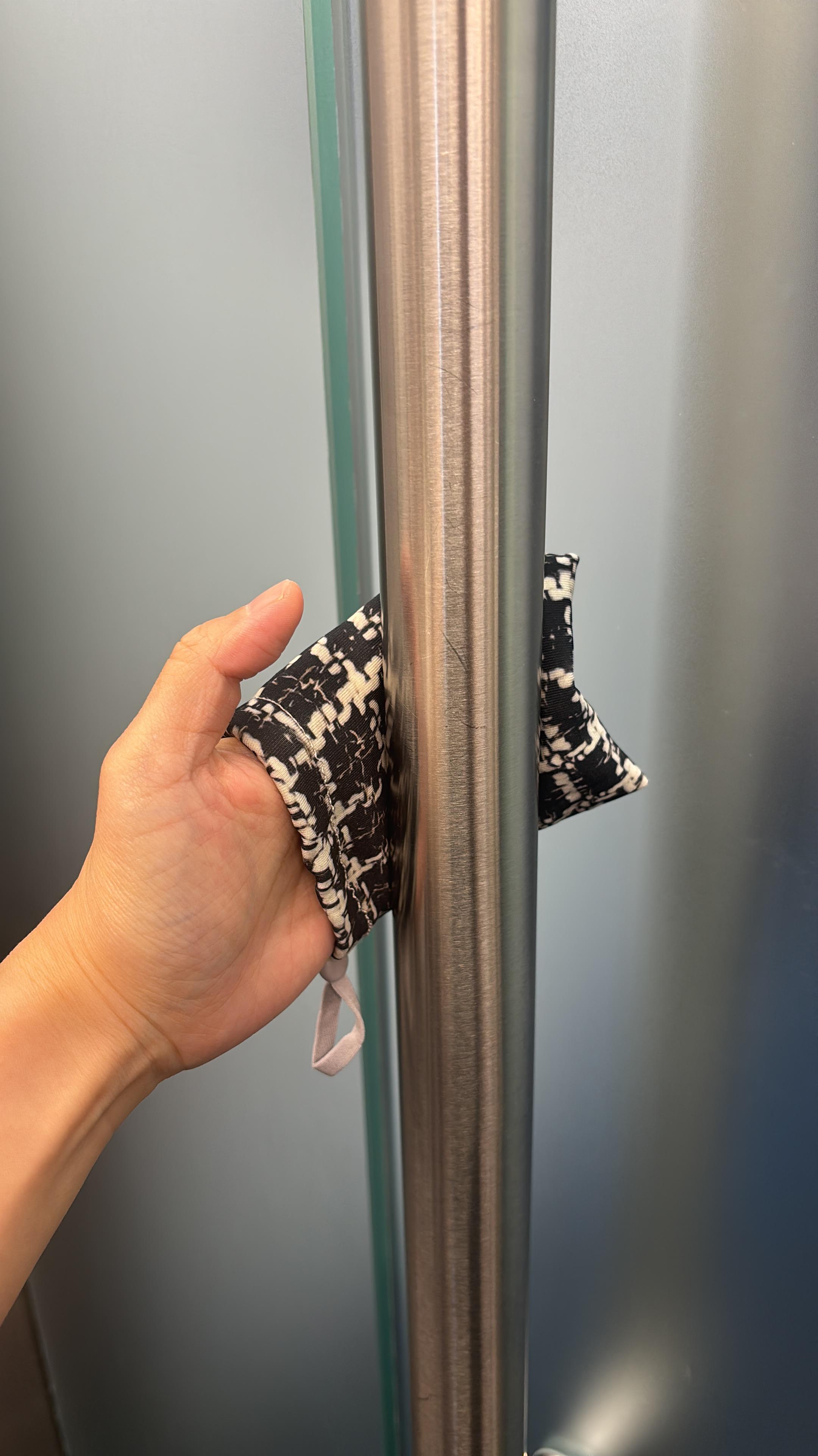 Product - sanitary hand pocket for elderly