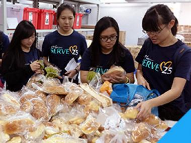 Serve 25 volunteers repacking the bread after collecting from the local bakery shops in breadrun.