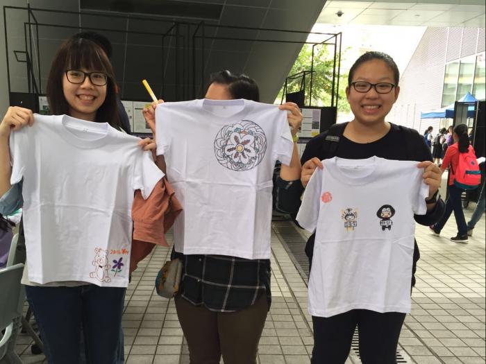 Participants designing their own T-shirts