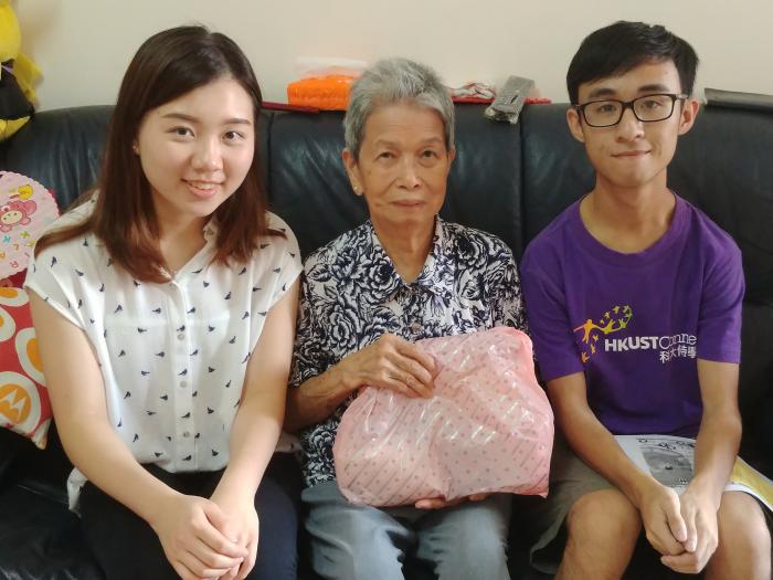 Mooncakes and gifts distributed to the elders in Wong Tai Sin