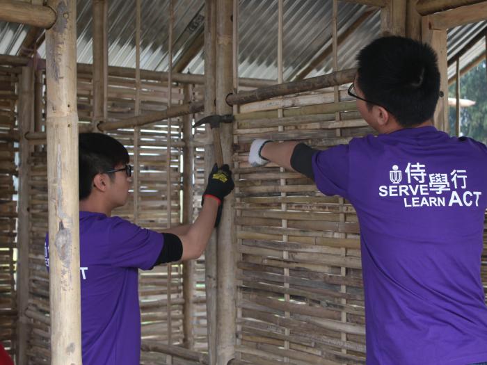 Weaving bamboo to the framework