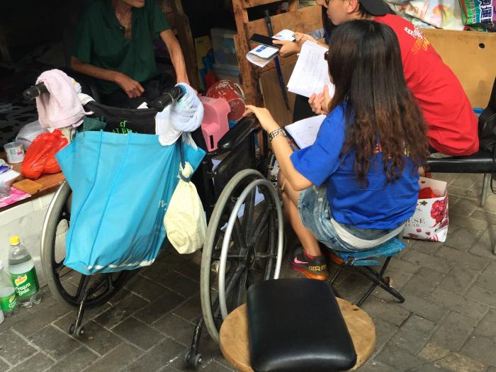 Visiting the homeless people in Sham Shui Po
