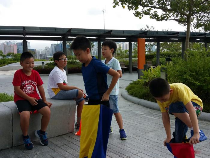 Children are having fun 