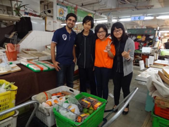 The vegetables being collected by the volunteers