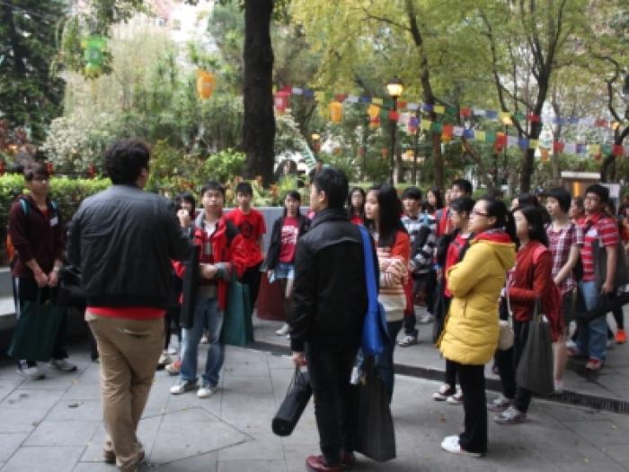 Briefing the volunteers before the race