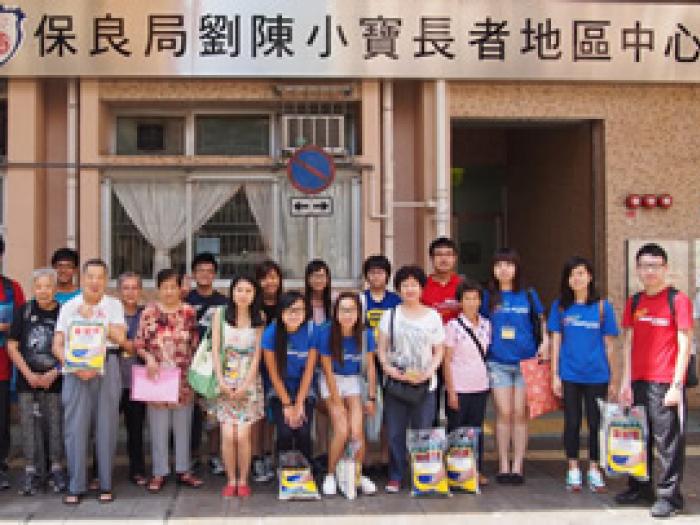Our volunteers getting ready to visit the elders	