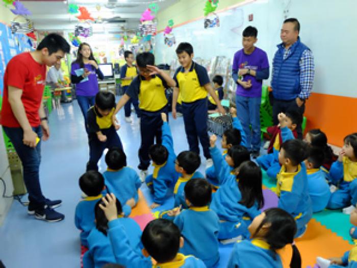 Both volunteers and students doing service in a kindergarten in Tuen Mun