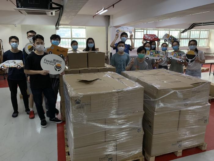 Food that packed by student volunteers