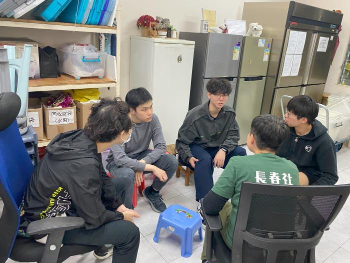 Briefing session for the volunteers