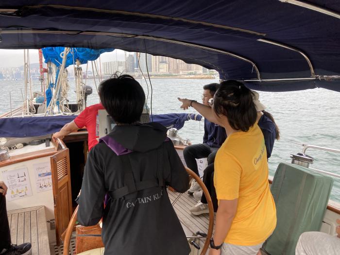 Teaching secondary school students to helm the sailing boat