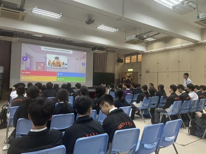 Volunteers introducing DSE subjects through interactive games 