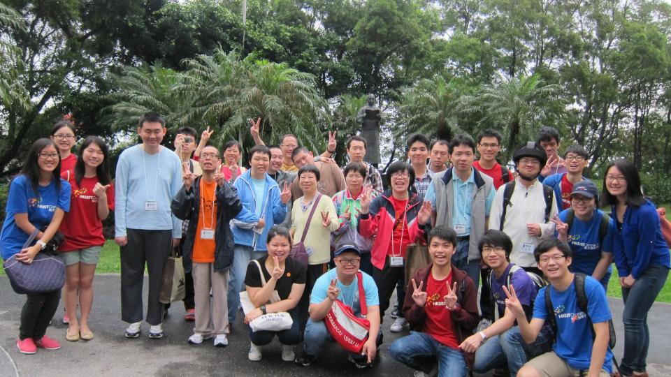 A happy group photo in HKUST