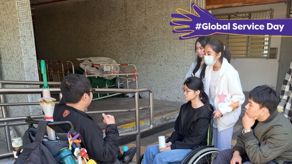 students experiencing the wheelchairs