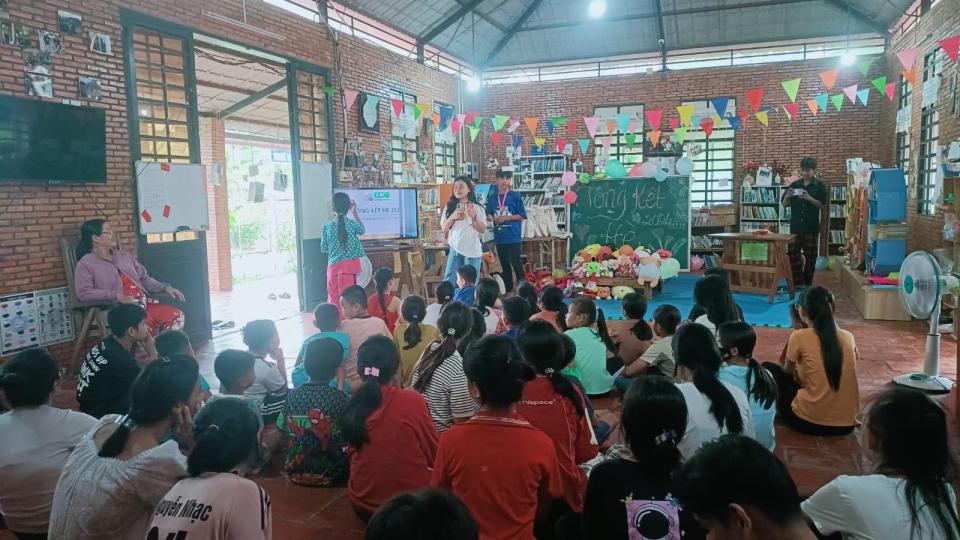 Volunteers were teaching the local children