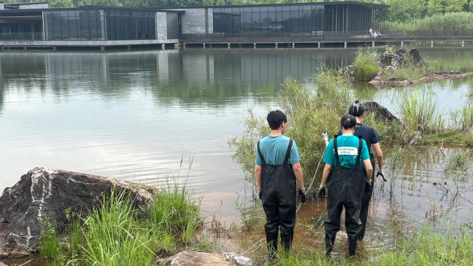 Students conducting field work at Integral