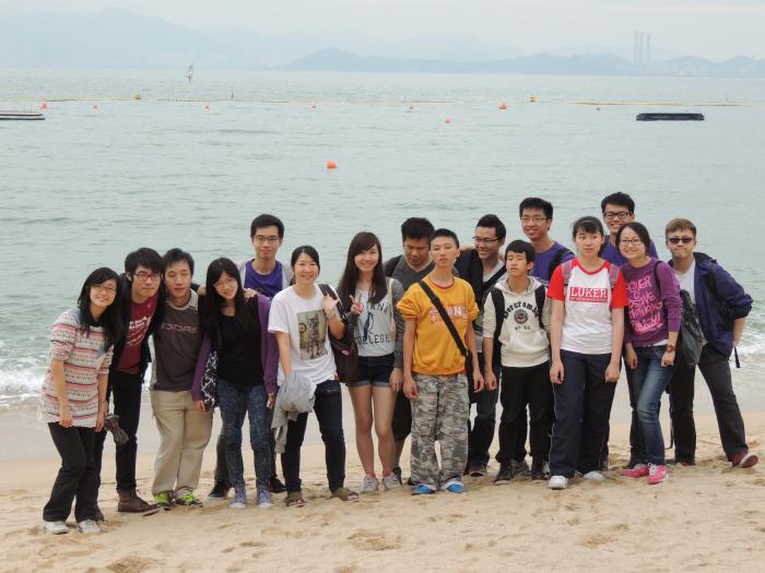 A group of photo of the volunteers before service