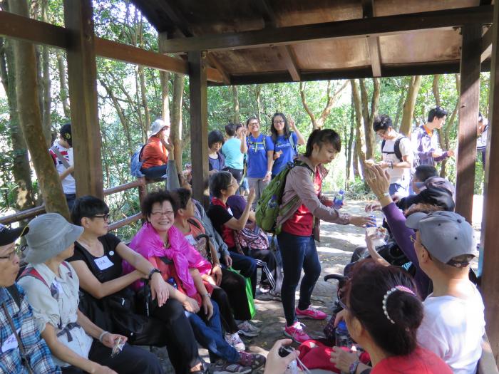 Take a short rest and have a causal chat