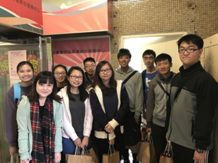 Volunteers enjoyed the elderly visit