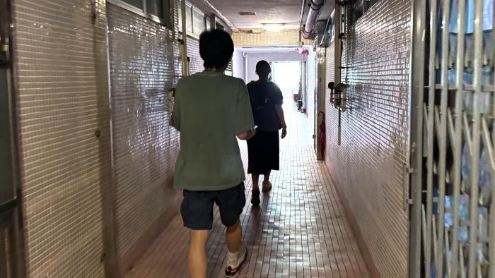 Volunteers visiting elderly homes 