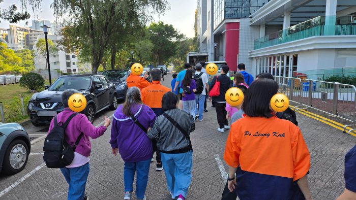 Volunteers guiding participants in HKUST.