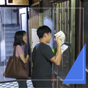 Volunteers visiting Shamshuipo family